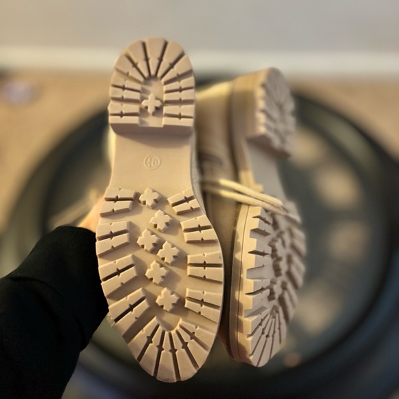 Boots !! - Picture 3 of 3